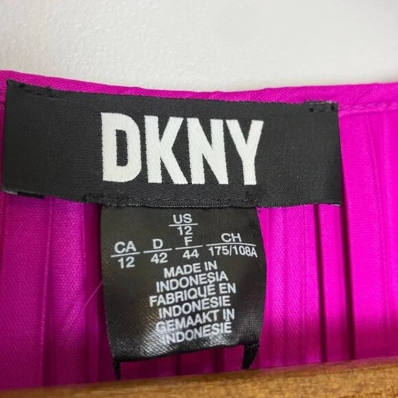 DKNY NWT Bright Pink Fuchsia Short Sleeve Pleated Party Cocktail Dress - Picture 4 of 8